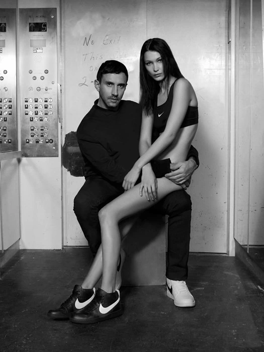 Riccardo Tisci ve NikeLab Dördüncü Kez Bir Arada Riccardo Tisci ve NikeLab Dördüncü Kez Bir Arada