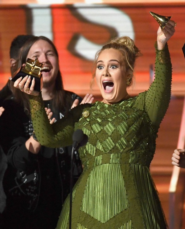 Paylaşımcı Adele