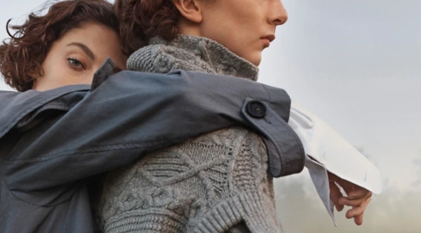 Canlı: Burberry 2017 İlkbahar/Yaz Canlı: Burberry 2017 İlkbahar/Yaz