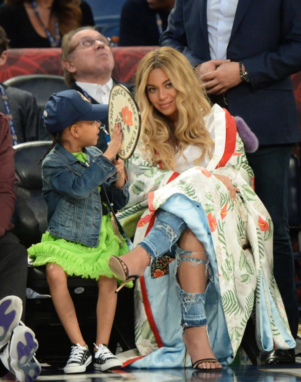 Beyoncé ve Blue Ivy’nin Anne-Kız Maç Güzelliği Beyoncé