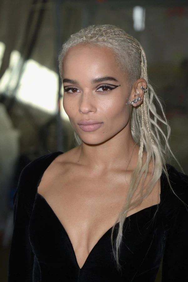Zoe Kravitz’in 60’lardan İham Alan Güzelliği Zoe Kravitz