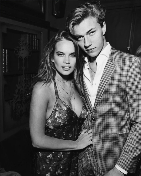 Lucky Blue Smith 18 Yaşında Baba Oluyor! Lucky Blue Smith 18 Yaşında Baba Oluyor!