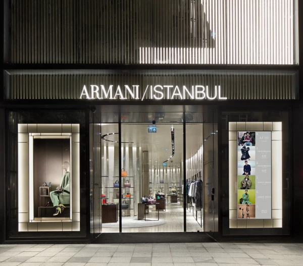 Nişantaşı'nın Alışveriş Mabedi: Armani/İstanbul armani