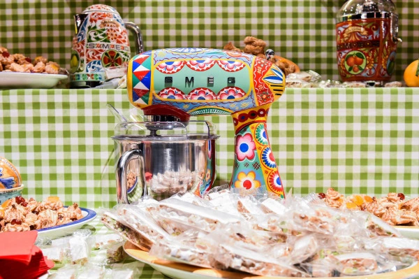 Dolce & Gabbana'dan Stil Sahibi Mutfak Eşyaları