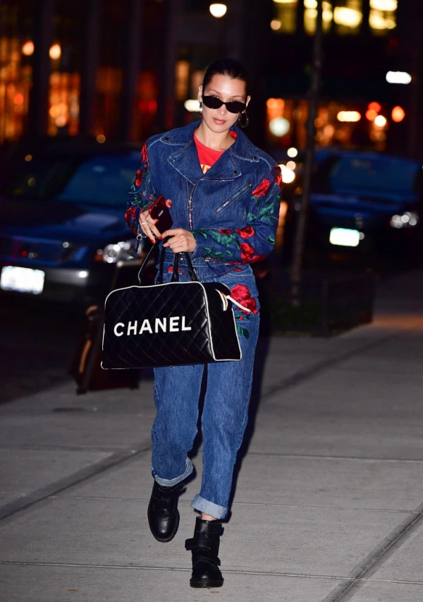 Bella Hadid ile Denimin Gece Cool'luğu Bella Hadid