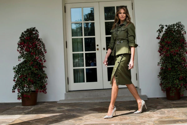 First Lady Melania Trump'tan Militer Hareketler Melania Trump