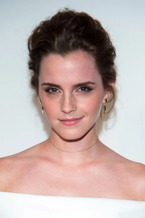 Emma Watson’ın Duru Güzelliğindeki Altın Dokunuş Emma Watson