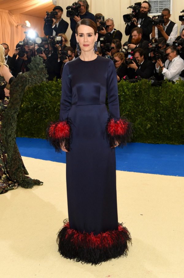 Sarah Paulson, Prada