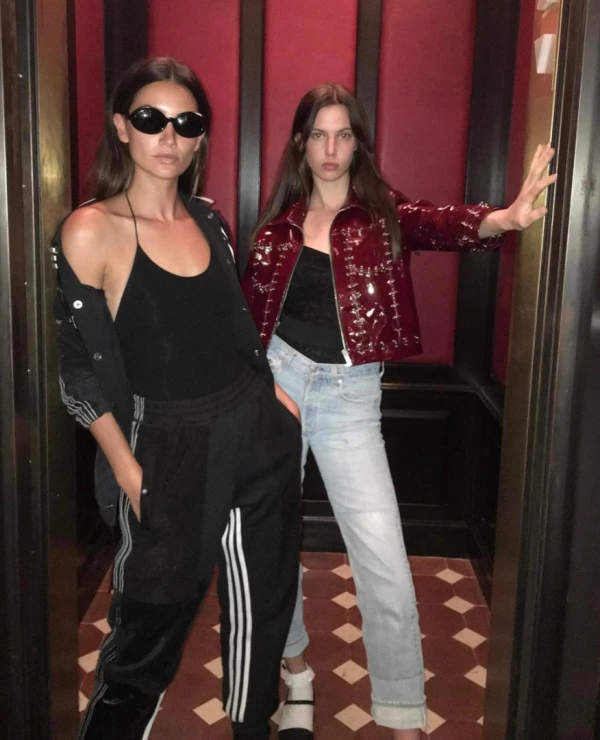 #SisterPower: Aldridge Kardeşlerin Ortak Stil Sırrı #SisterPower: Aldridge Kardeşlerin Ortak Stil Sırrı