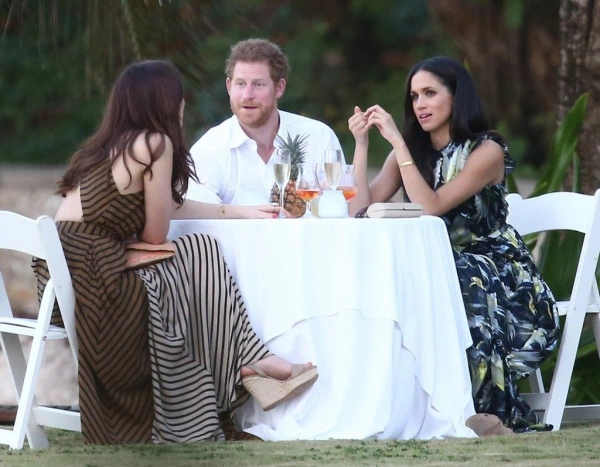 Kraliyet Ailesinin Aykırı Çifti: Prens Harry & Meghan Markle Prens Harry, Meghan Markle