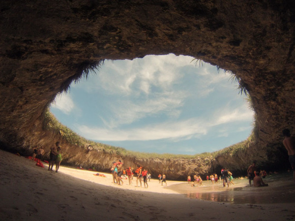 Playa del Amor, Marieta Adaları