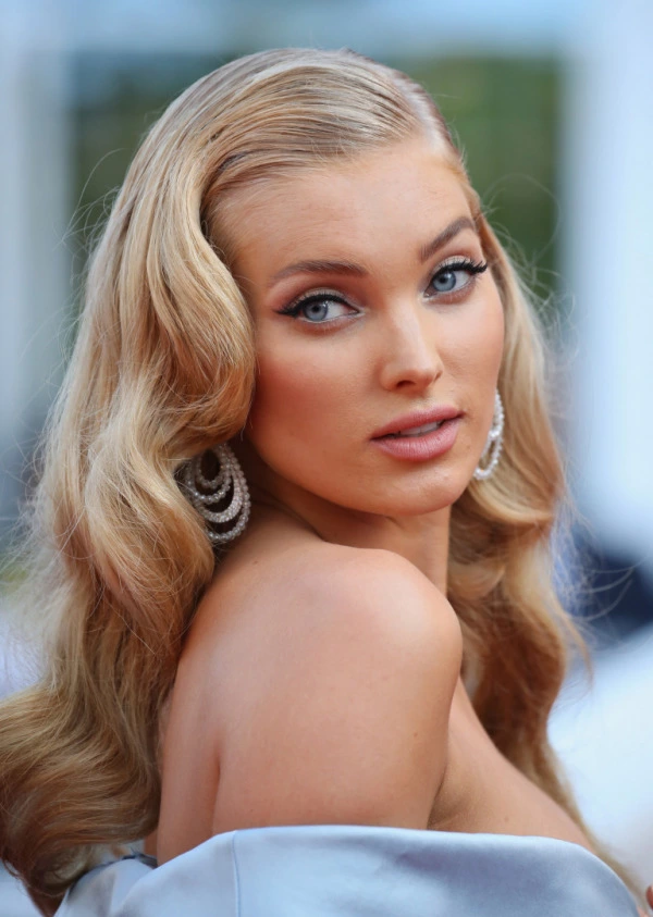 Romantik Güzellik Hikayeleriyle Büyüleyen Elsa Hosk Elsa Hosk