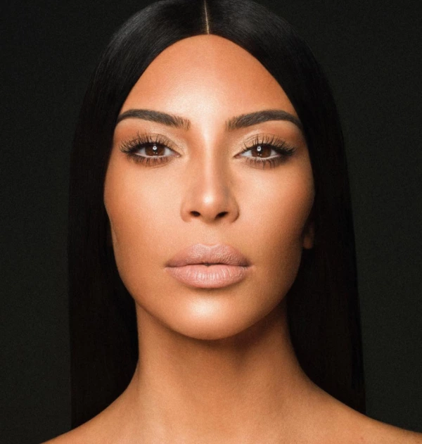5 Adımda Kim Kardashian Seksapelini Yakalayın 5 Adımda Kim Kardashian Seksapelini Yakalayın