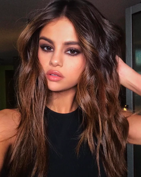 Selena Gomez’in Yüksek Doz Cazibesinin Sırrı Selena Gomez