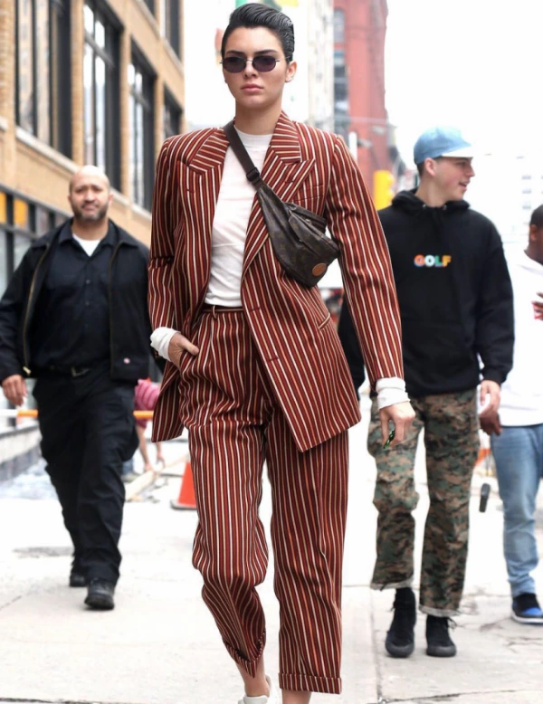 Kendall Jenner'dan Takım Elbise Raconu Victoria Beckham