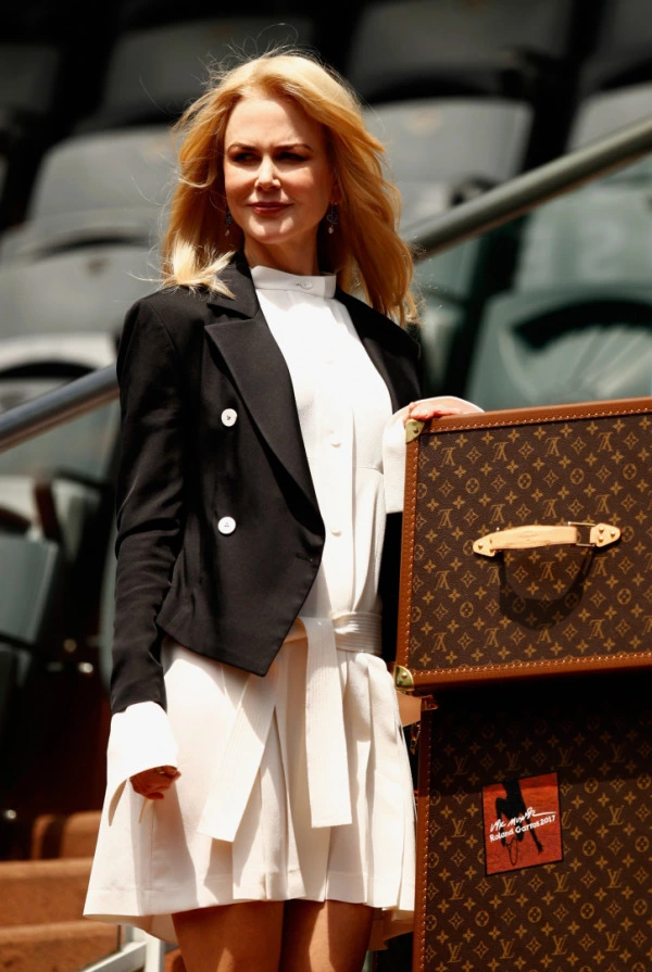 Nicole Kidman'dan Parizyen Şıklığın En Güncel Hali Nicole Kidman'dan Parizyen Şıklığın En Güncel Hali