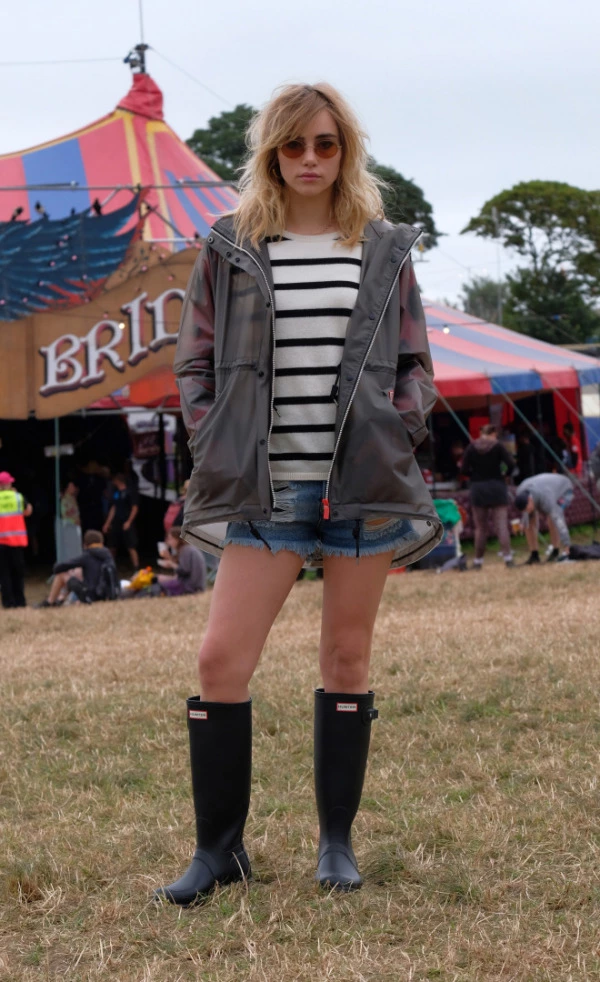 Suki Waterhouse'un Glastonbury Stili Suki Waterhouse'un Glastonbury Stili