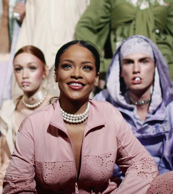 Rihanna Dünya Liderlerine Twitter Üzerinden Sesleniyor Rihanna Dünya Liderlerine Twitter Üzerinden Sesleniyor