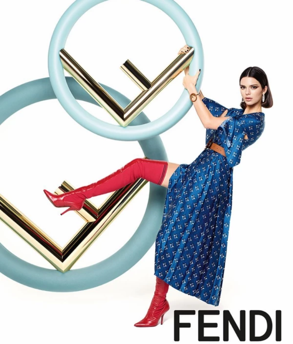 Kendall Jenner ve Gigi Hadid'li Fendi Kampanyasına İlk Bakış Kendall Jenner