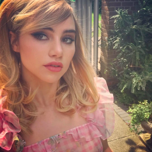 Suki Waterhouse