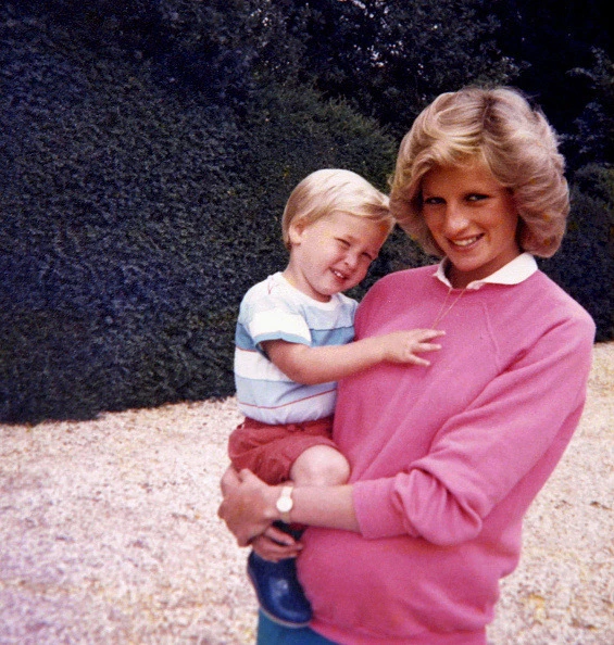 Prens Harry: Annemin Sımsıkı Sarılışını Hala Hissediyorum Lady Diana