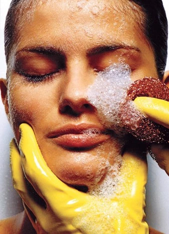 Arındırıcı Rutin: En İyi 10 Yüz Yıkama Jeli Irving Penn