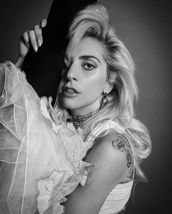 Lady Gaga Tüm Açıklığıyla Kendini Anlatıyor Lady Gaga Tüm Açıklığıyla Kendini Anlatıyor