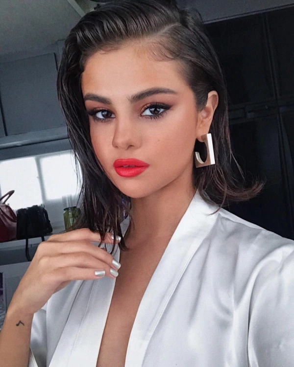 Sezonun En Hit 10 Saç Modeli Selena Gomez
