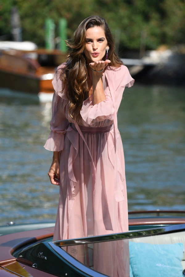 Romantik Bir Venedik Stili Izabel Goulart