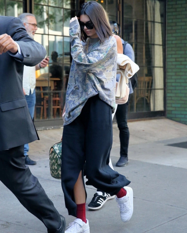 Kendall Jenner’dan Militer Tavır Kendall Jenner