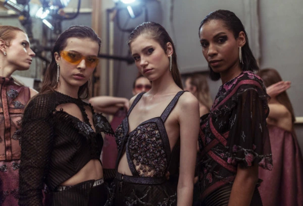 İstanbul Moda Haftası Başlıyor İstanbul Moda Haftası Başlıyor