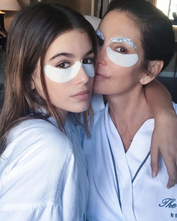 Etkili Bakım: En İyi 12 Göz Altı Maskesi Kaia Gerber, Cindy Crawford