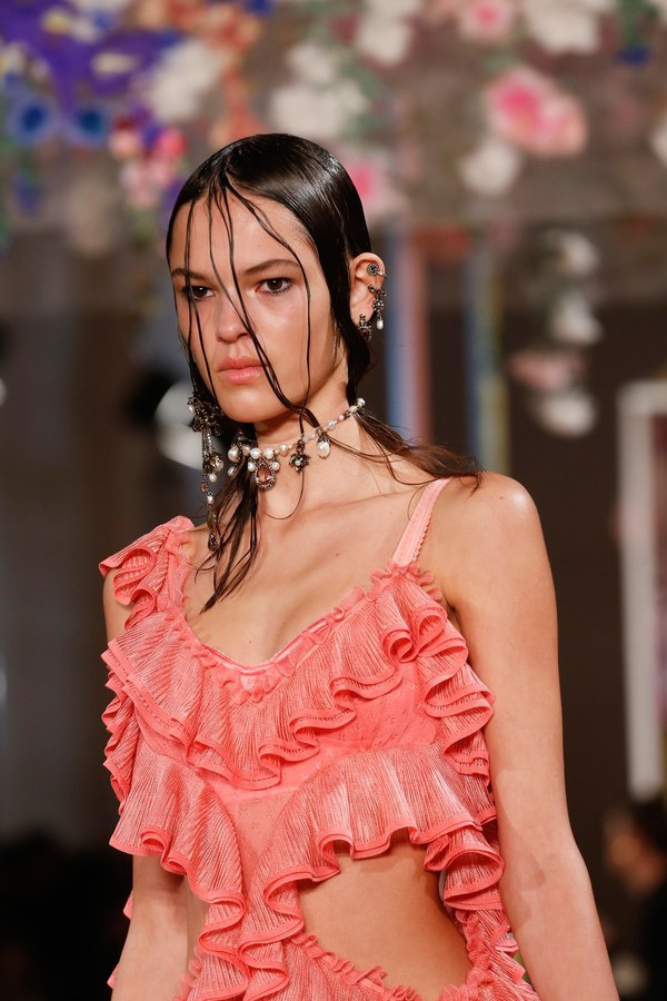 Alexander McQueen - Pürüzsüz ve Islak