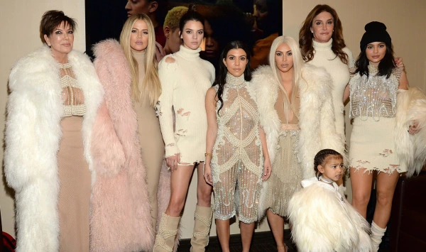 Kardashian'ların Toplu Hamilelik Sendromu Kardashian Ailesi