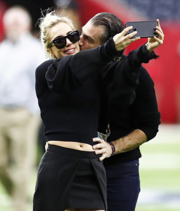 Lady Gaga ve Christian Carino Gizlice Nişanlanmışlar! Lady Gaga, Christian Carino