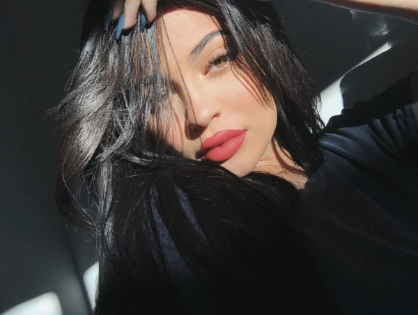 Kylie Jenner Bebeğinin Cinsiyetini mi Açıkladı? Kylie Jenner