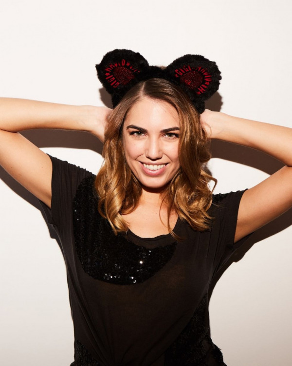 Gigi Hadid x Tommy Hilfiger - Amber Le Bon