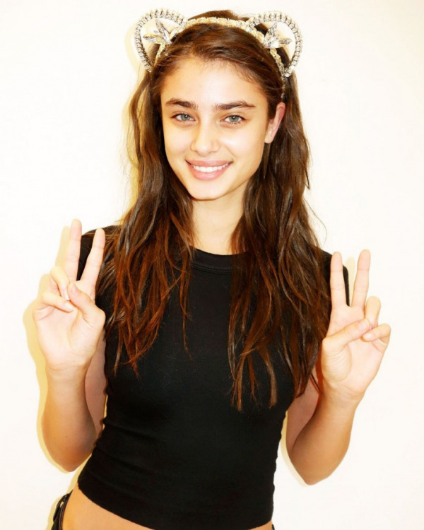 Miu Miu - Taylor Hill