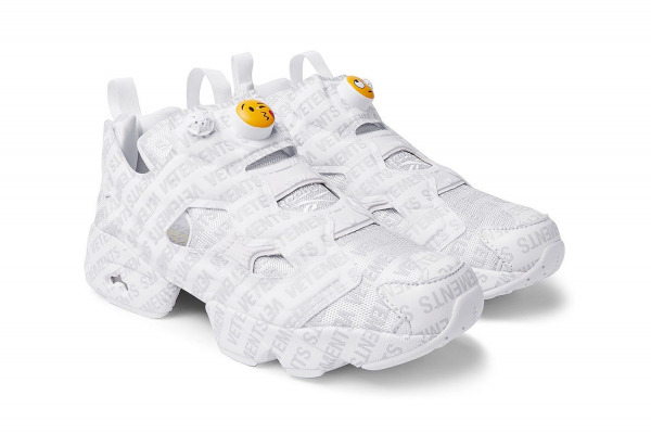 Vetements x Reebok'dan Emojili Sneaker'lar