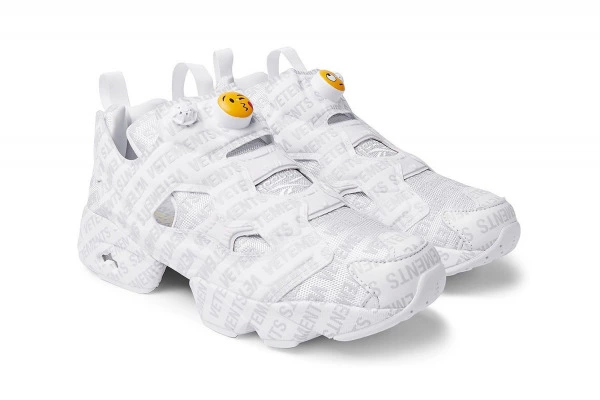 Vetements x Reebok'dan Emojili Sneaker'lar