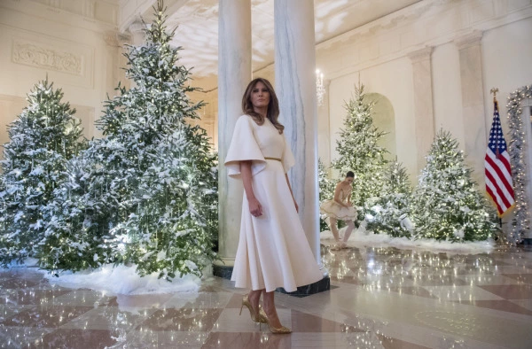 Beyaz Saray'da Melania Trump İmzalı Yılbaşı Dekorasyonu Melania Trump
