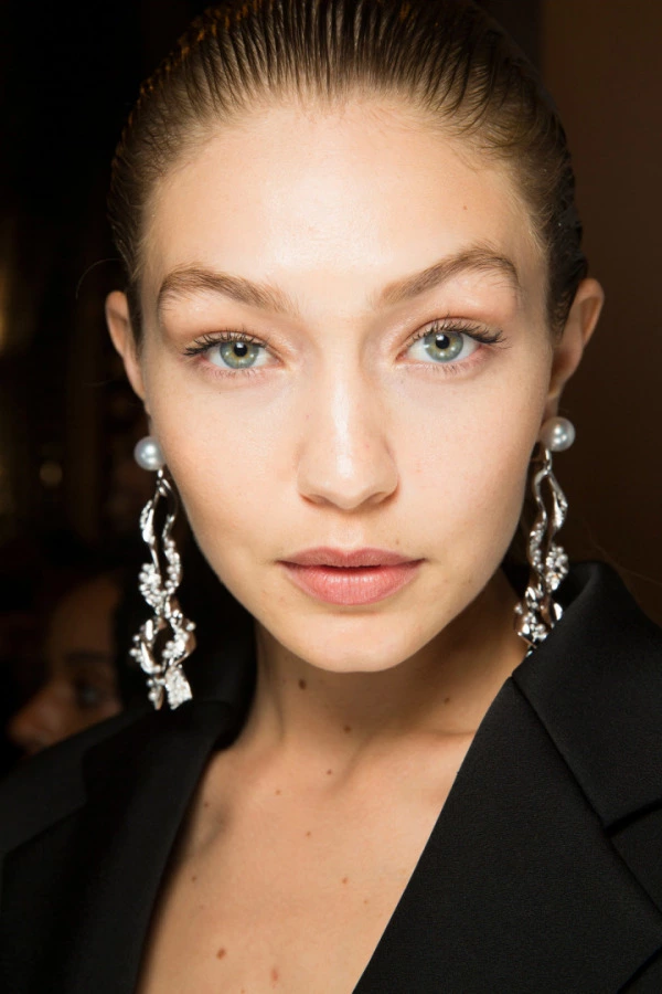 Anında Güzellik: Hızlı Etkili En İyi 7 Bakım Maskesi Gigi Hadid