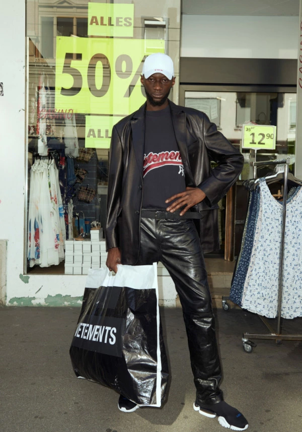 Vetements Kaldığı Yerden Devam Ediyor Vetements Kaldığı Yerden Devam Ediyor