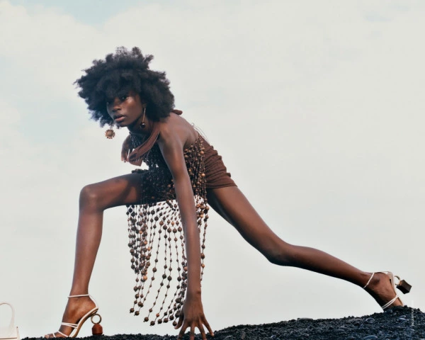 Jacquemus'nün La Bomba’sı Lanzarote Sahillerinde! Jacquemus İlkbahar/Yaz 2018