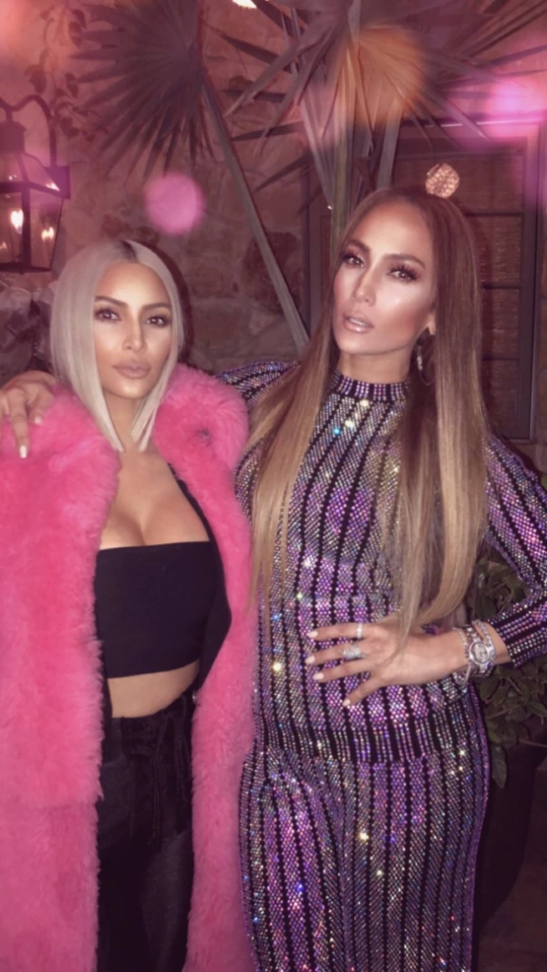 Jennifer Lopez'in Işıldayan Taco Partisi kim kardashian jennifer lopez