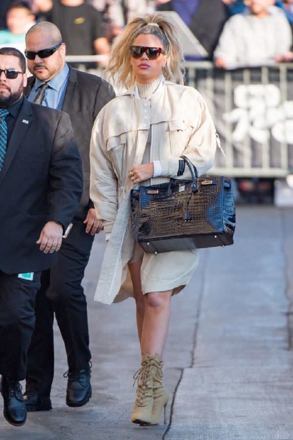 Khloé Kardashian'dan Hermès'li Kamuflaj Khloé Kardashian