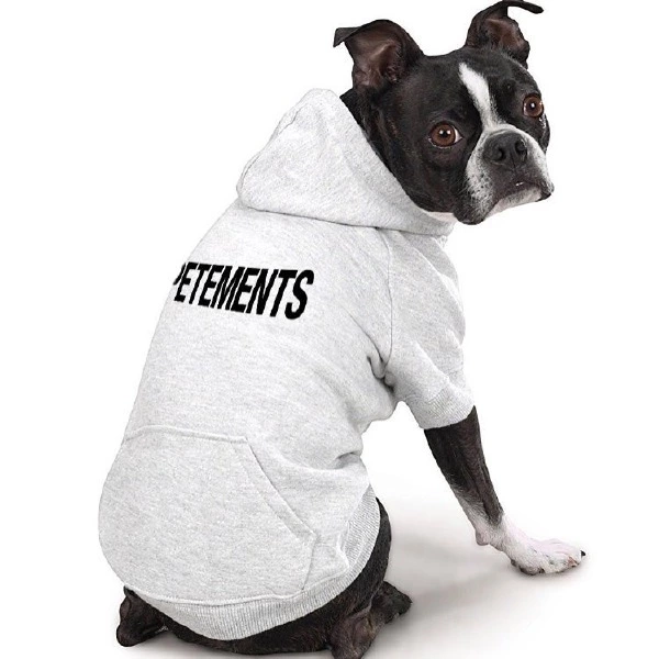 Vetements'un Sevimli Çiftliği Vetements'un Sevimli Çiftliği