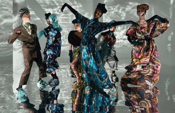 Marc Jacobs'tan Rüya Gibi Yansımalar Marc Jacobs İlkbahar/Yaz 2018