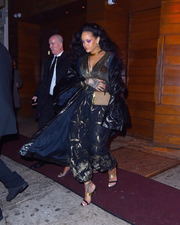 Stil Kraliçesi Rihanna, New York Gecelerinde! Rihanna