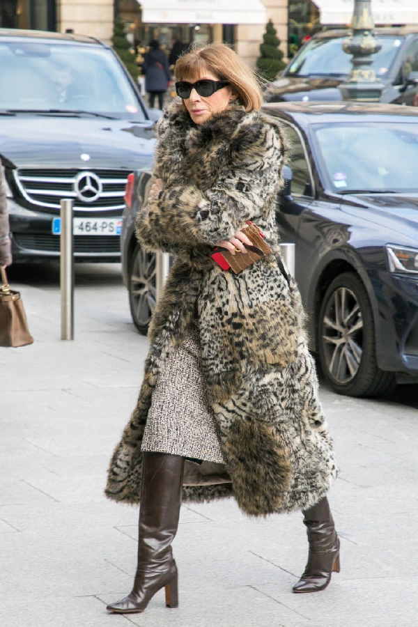 Mesafeli ve İkonik Stiliyle Anna Wintour Anna Wintour